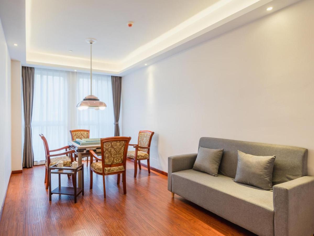 Lavande Hotel Luzhou Wanda Plaza Southwest Commercial City Exterior photo