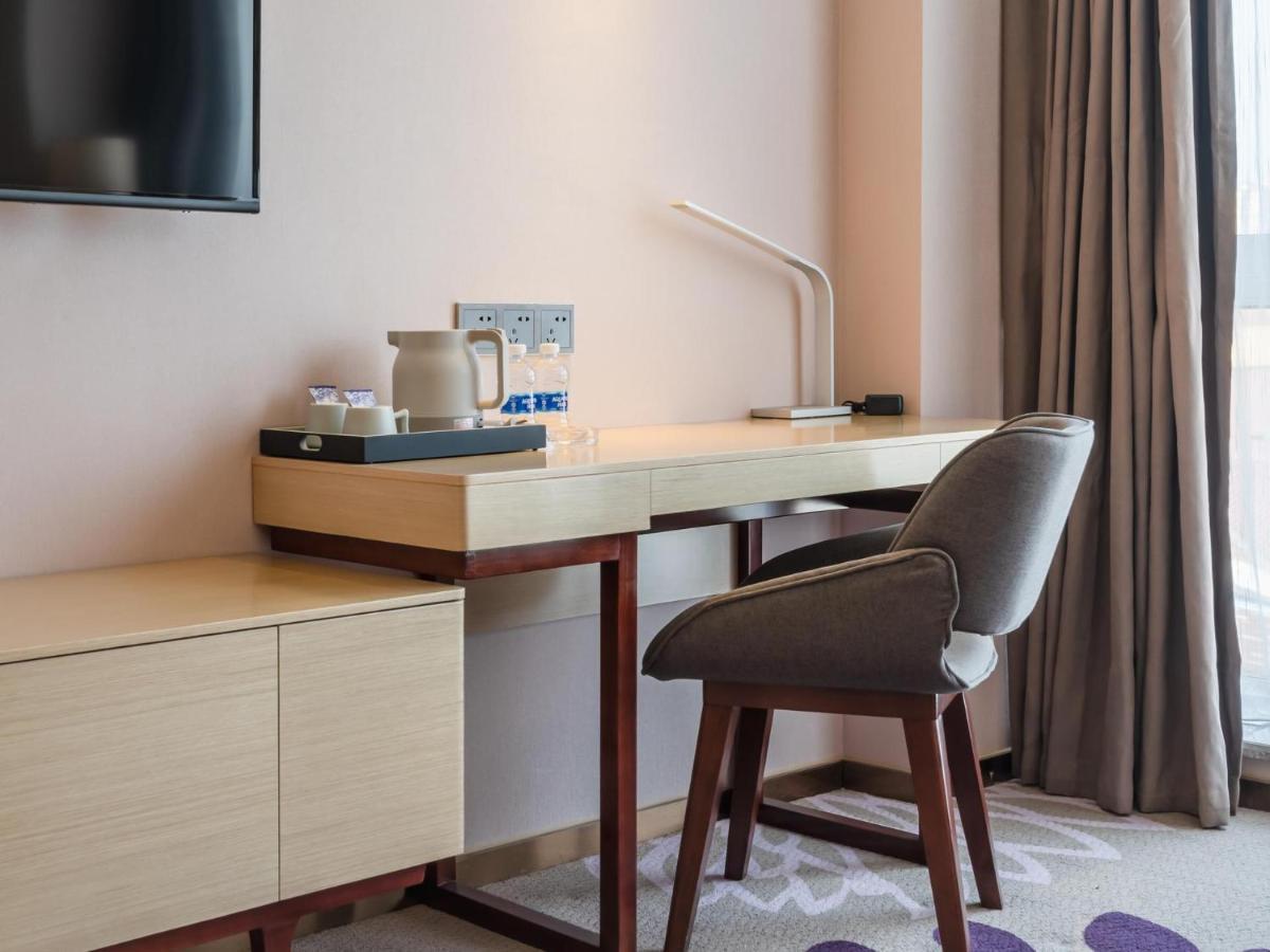 Lavande Hotel Luzhou Wanda Plaza Southwest Commercial City Exterior photo