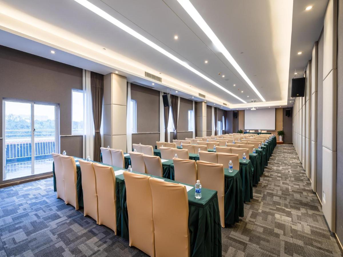 Lavande Hotel Luzhou Wanda Plaza Southwest Commercial City Exterior photo